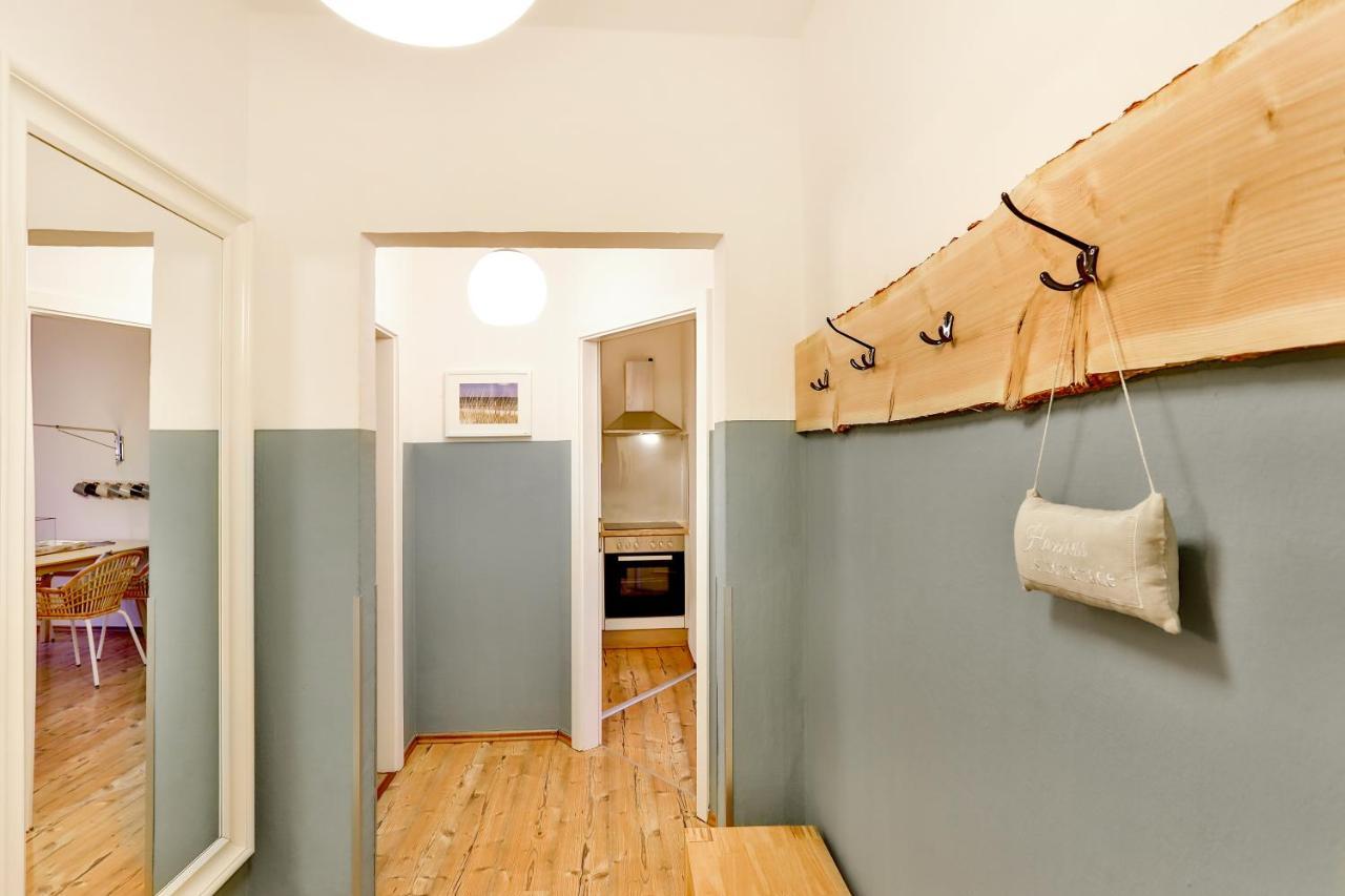 Apartments Am Bahnhof 施特拉尔松德 外观 照片