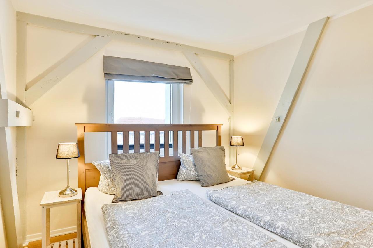 Apartments Am Bahnhof 施特拉尔松德 外观 照片