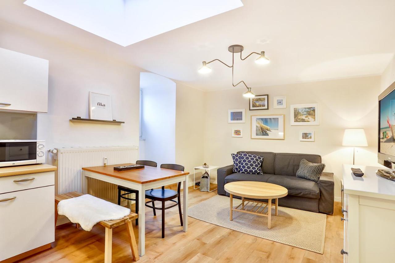 Apartments Am Bahnhof 施特拉尔松德 外观 照片