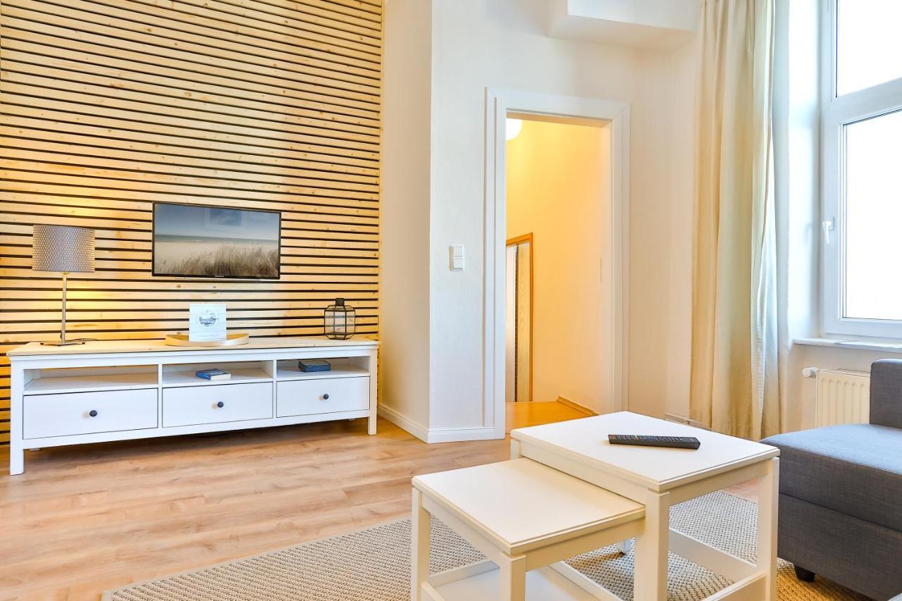 Apartments Am Bahnhof 施特拉尔松德 外观 照片