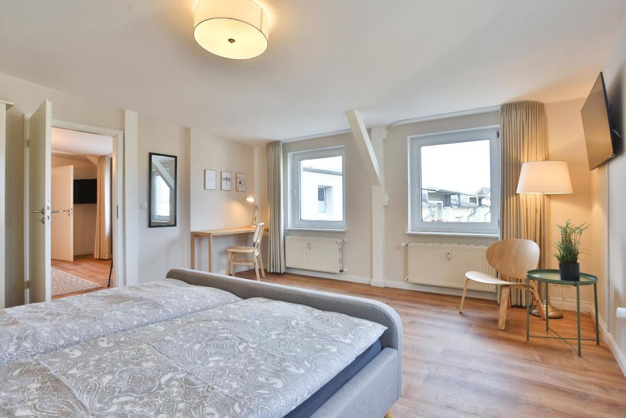 Apartments Am Bahnhof 施特拉尔松德 外观 照片