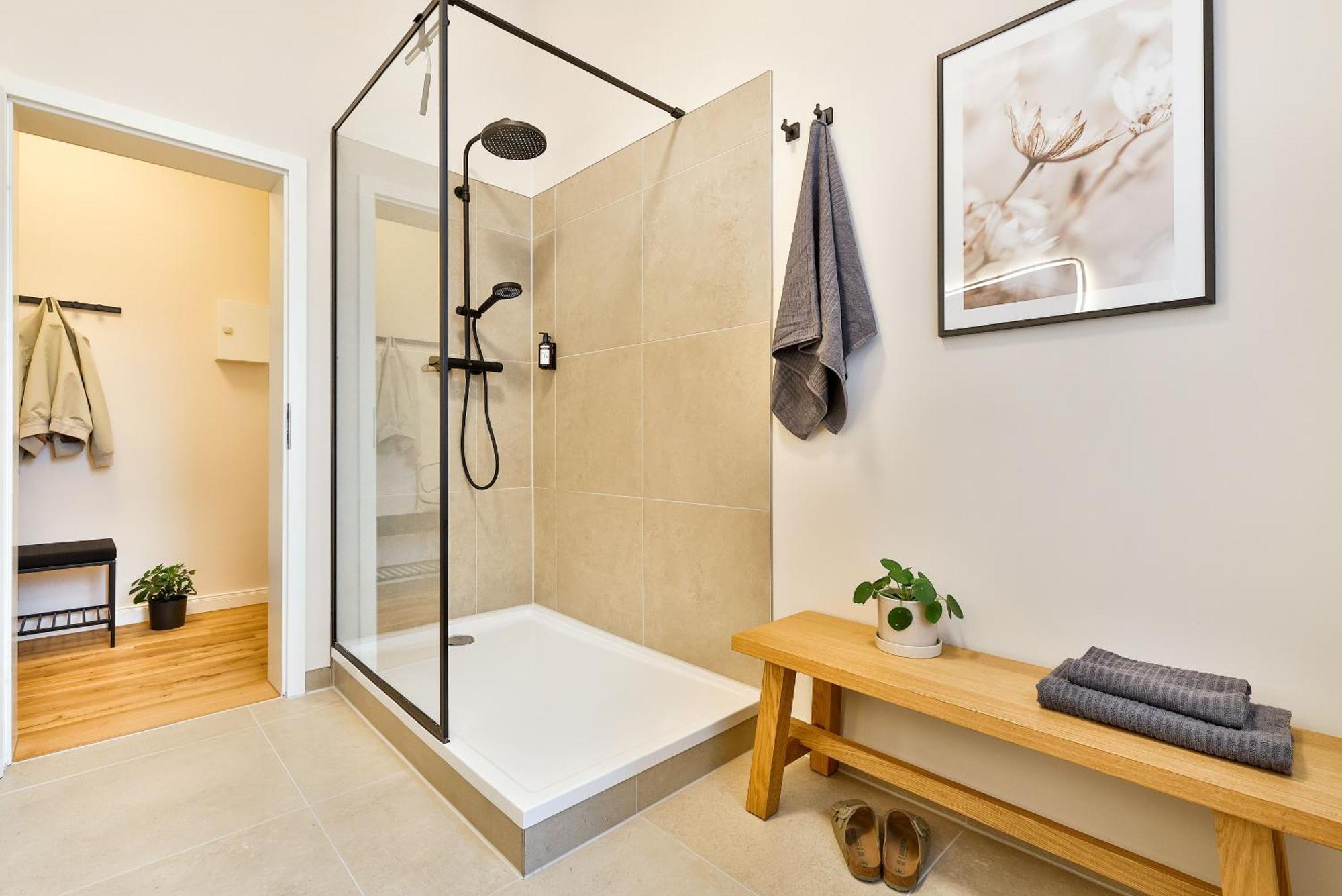 Apartments Am Bahnhof 施特拉尔松德 外观 照片